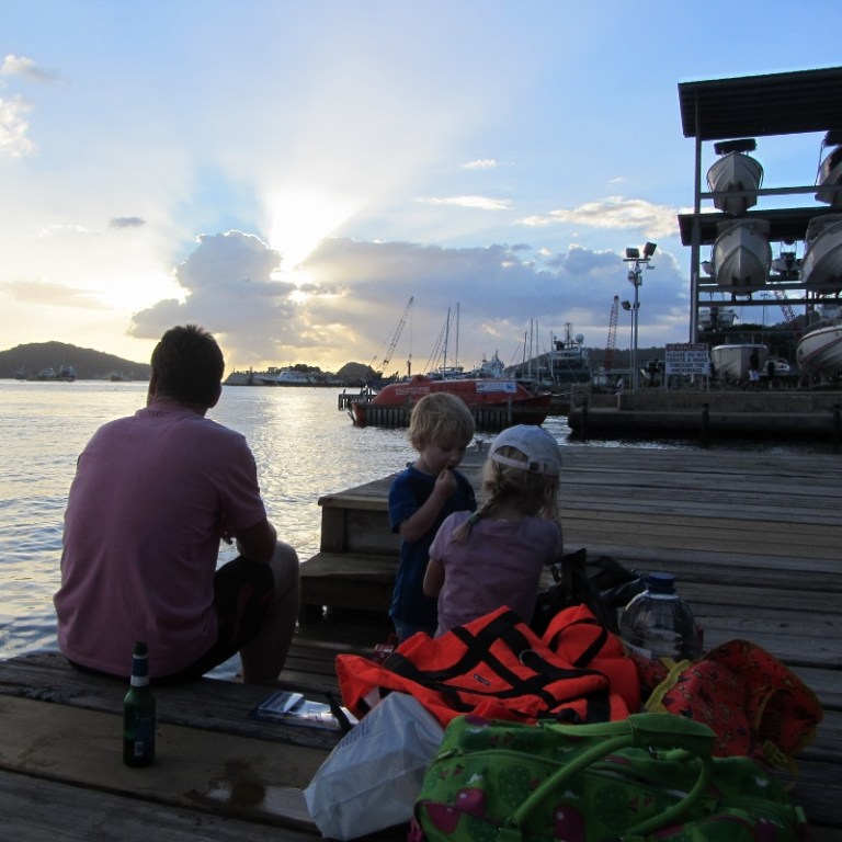 Wolkiger Sonnenuntergang