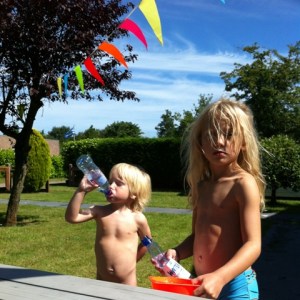 06-23 happy kids im Sommer